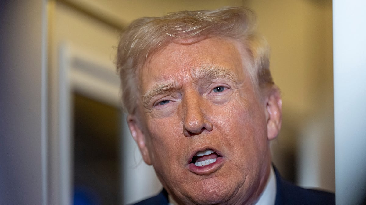 <div class="paragraphs"><p>President Donald Trump speaks with reporters while in flight on Air Force One from his Mar-a-Lago estate in Palm Beach, Fla., to Joint Base Andrews on Nov. 30, 2025. (Source: PTI)</p></div>