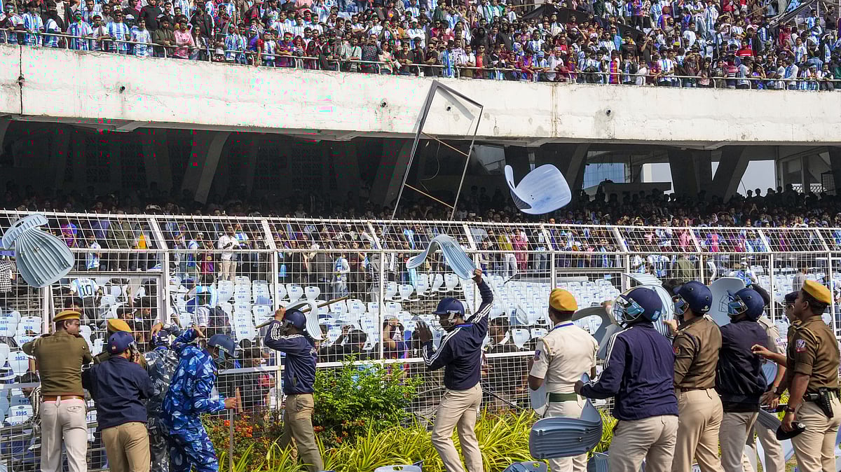 Messi Event In Kolkata Turns Messy, Angry Fans Throw Bottles, Break Safety Protocols | Watch Videos