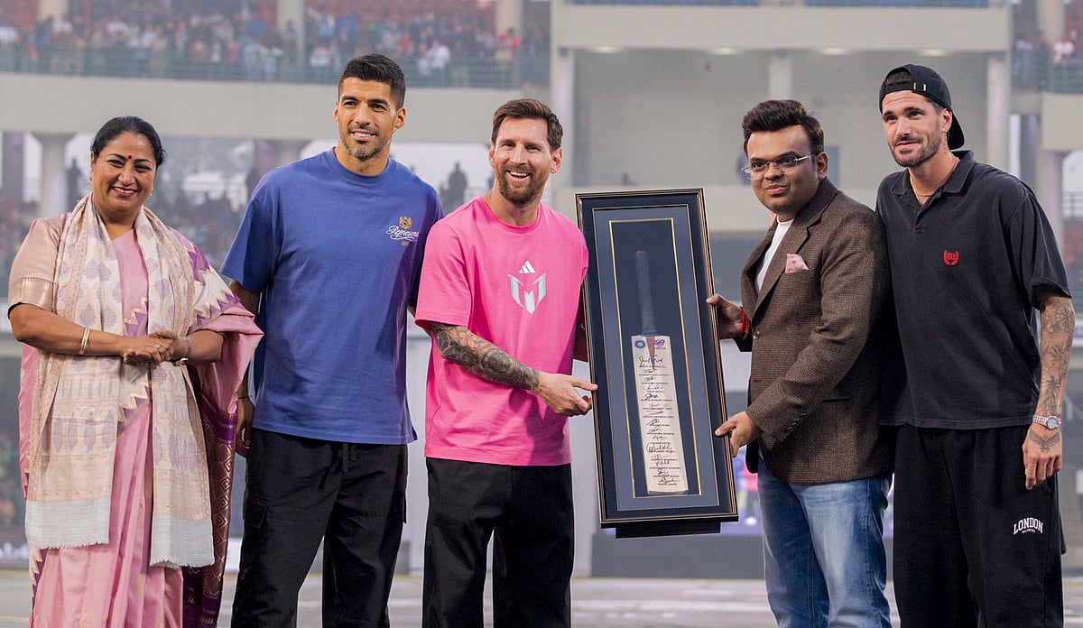 <div class="paragraphs"><p>Lionel Messi being felicitated by Jay Shah. (@JayShah/X via PTI Photo)</p></div>