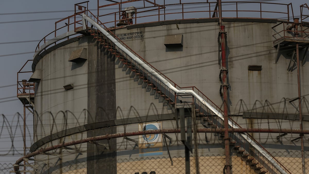 <div class="paragraphs"><p>Oil is on track for a yearly loss on expectations for a swelling global surplus as OPEC+ brings back idled production and other producers pump more. (Photo: Bloomberg)</p></div>