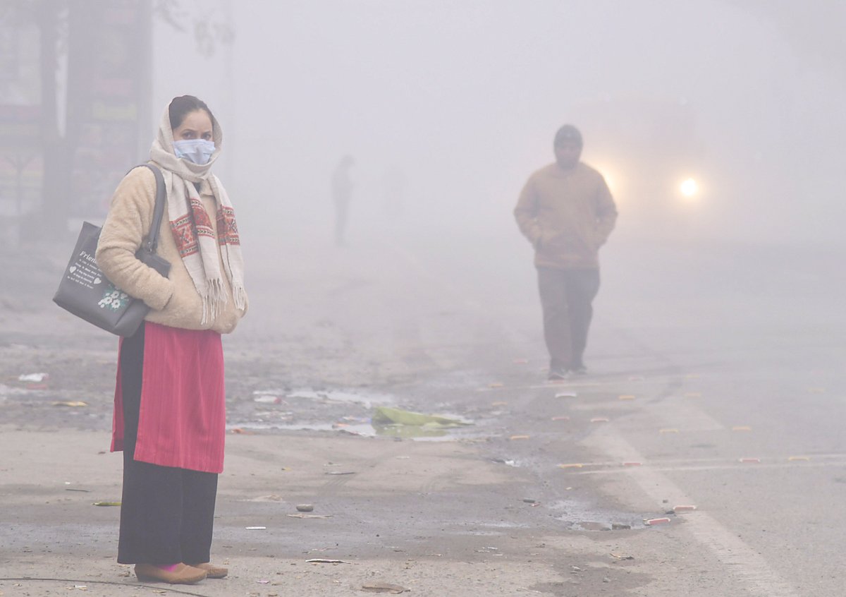 Pollution And Dense Fog: Several Areas Impacted In Delhi  Check Latest Updates
