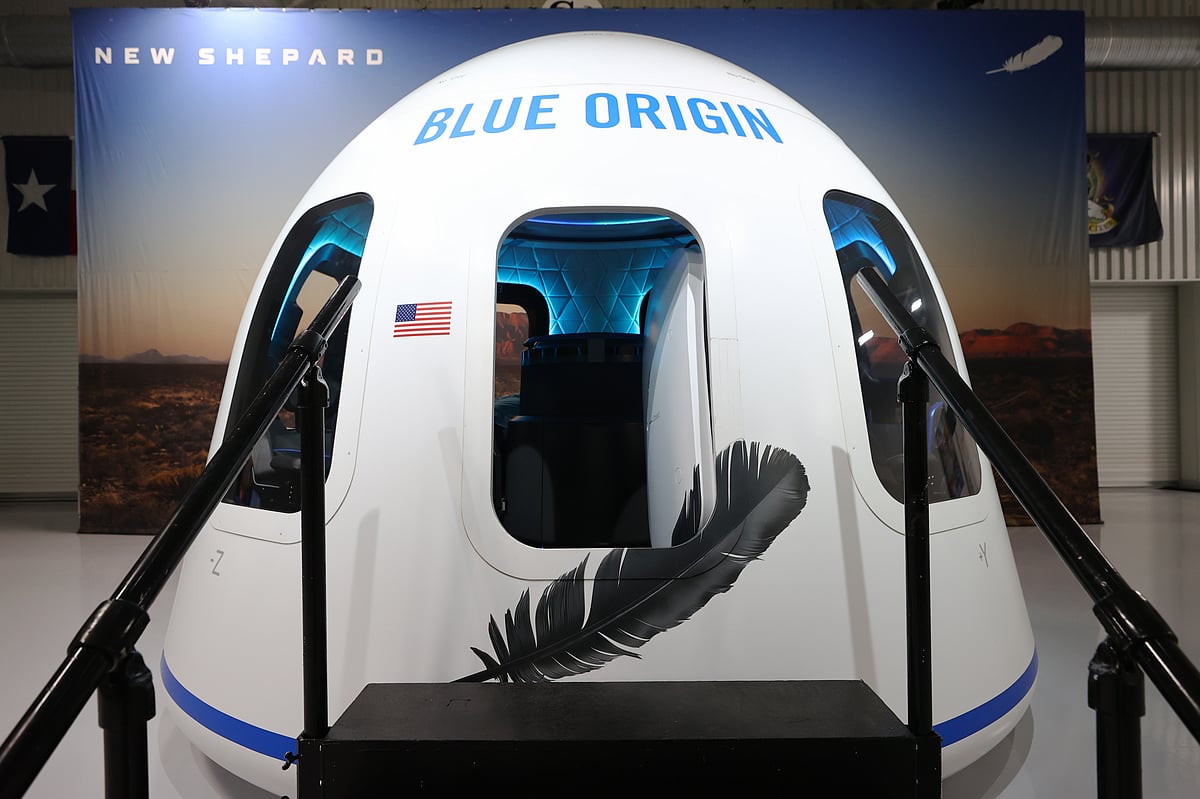 <div class="paragraphs"><p>A&nbsp;replica of Blue Origin's crew capsule. (Photo: Mario Tama/Getty Images/Bloomberg)</p></div>
