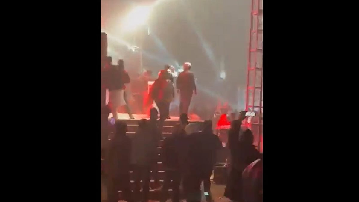 <div class="paragraphs"><p>Attackers reportedly pelted the crowd with bricks and stones, creating a scene of panic among attendees. (Photo: Screengrab from video posted by Taslima Nasreen)</p></div>