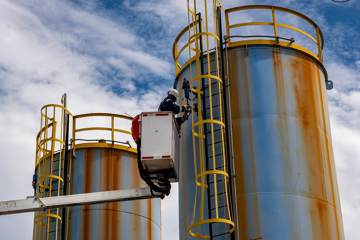 <div class="paragraphs"><p>Crude remains on course for a steep annual drop on concern global production will eclipse demand after OPEC+ ramped up output. (Photo: Bloomberg)</p></div>