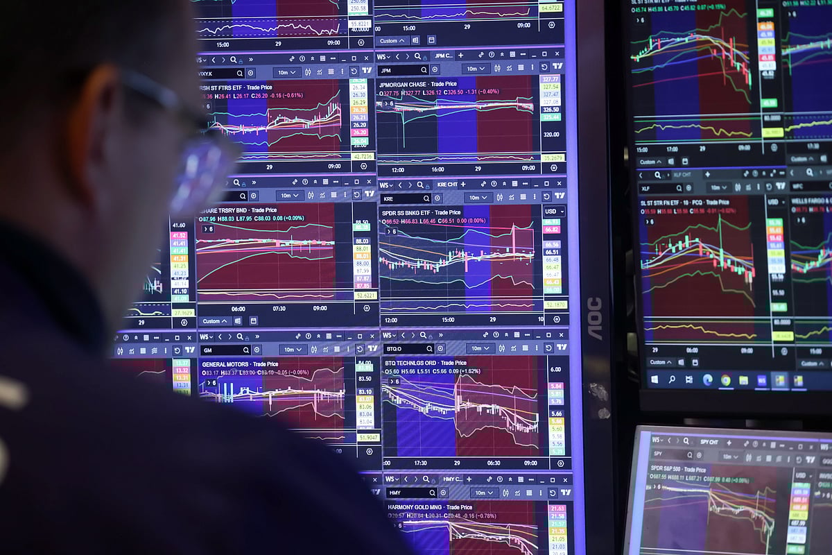 <div class="paragraphs"><p>A gauge of global equities ended a seven-day winning streak, while a rally in precious metals also halted as traders booked profit. (Photo: Bloomberg)</p></div>
