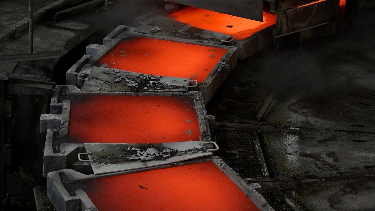 <div class="paragraphs"><p>Three-month futures surged as much as 3.1% to a record $13,387.50 a ton in London on Tuesday, surpassing a peak set on Monday. (Photo: Bloomberg)</p></div>