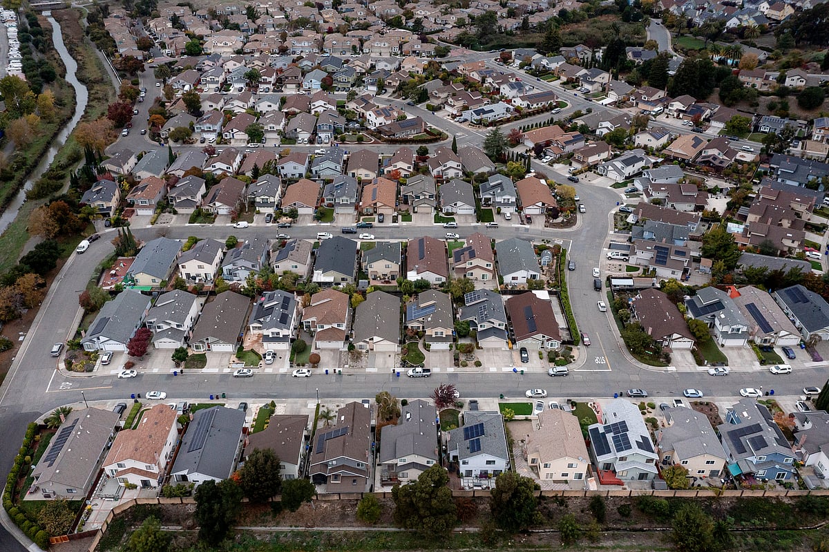 <div class="paragraphs"><p>Homes in Hercules, California. (Photographer: David Paul Morris/Bloomberg)</p></div>