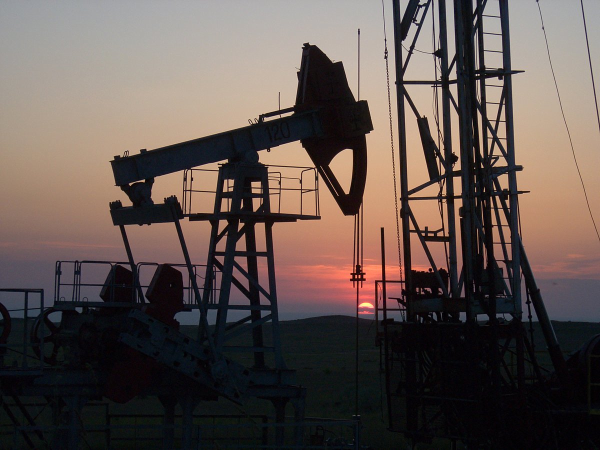 <div class="paragraphs"><p>PL Capital maintains a positive stance on select upstream and city gas distribution names despite near-term sector headwinds.</p><p>(Photo: Envato)</p></div>