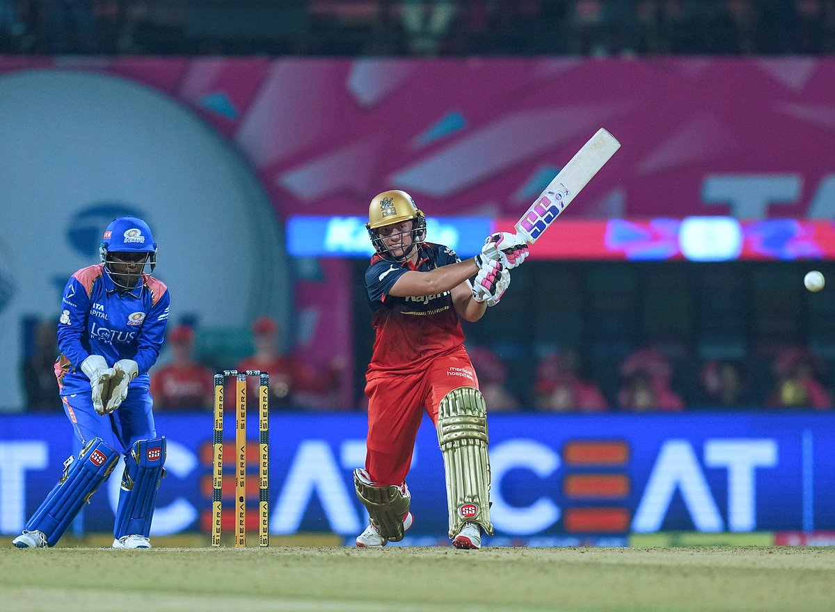 <div class="paragraphs"><p>Navi Mumbai: Royal Challengers Bengaluru's Nadine de Klerk plays a shot during a Women's Premier League (WPL) T20 cricket match between Mumbai Indians and Royal Challengers Bengaluru, at the DY Patil Stadium, in Navi Mumbai, Friday, Jan. 9, 2026. (PTI Photo/Kunal Patil)</p></div>