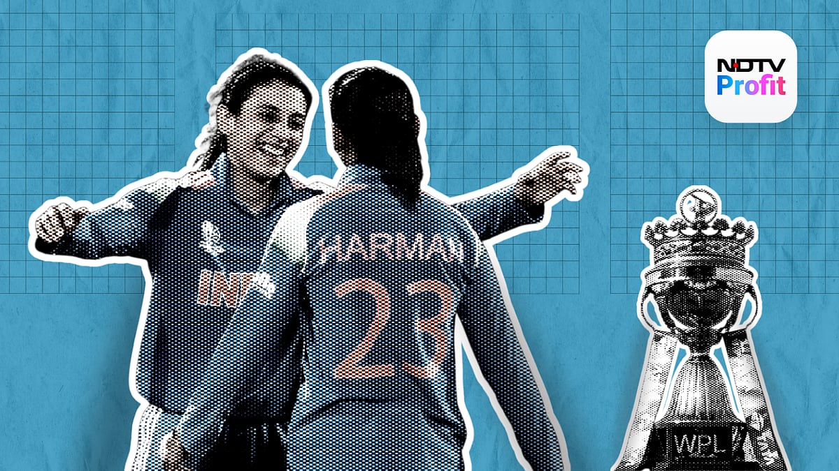 Clash Of Champions! MI Vs RCB  Harmanpreet Kaur & Smriti Mandhana To Light Up WPL Opener Tonight