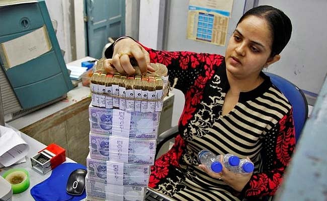 RBI asked banks to accept spoilt or faded bank notes.