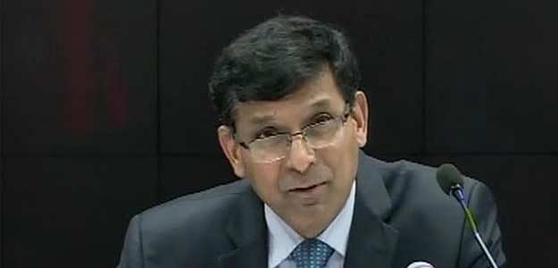 Raghuram Rajan, Says Pay Panel Award Not to Upset Fiscal Roadmap