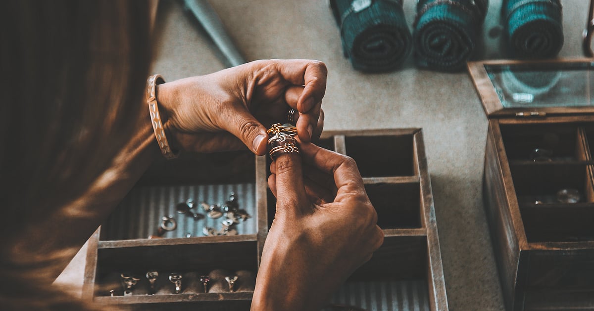 Canadian Man Digs Via 18 Tonnes Of Rubbish, Finds Spouse’s Misplaced Wedding ceremony Rings Canadian Man Digs Via 18 Tonnes Of Rubbish, Finds Spouse’s Misplaced Wedding ceremony Rings