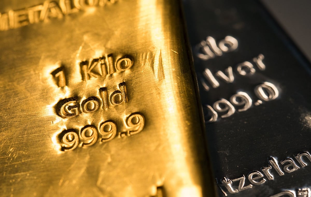 Gold and Silver Decline After Large Selloff As Rally Fizzles