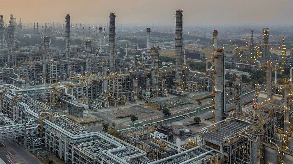 Reliance Industries Shares Decline After Q3 Profit Falls, Misses Estimates