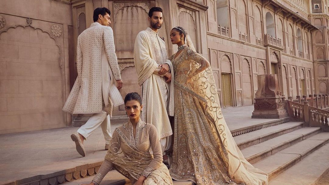 Tarun Tahiliani Brand Logo: Exquisite Emblem of Indian Couture's Legacy