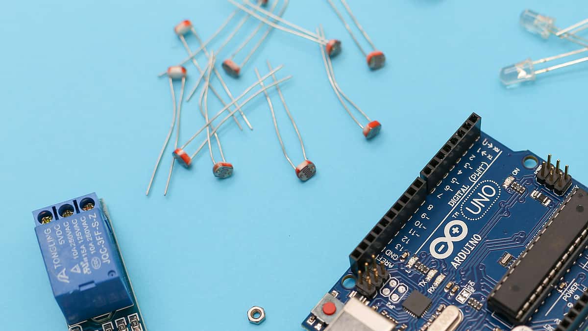 Centre Clears First Set Of Projects Under Electronics Parts Scheme; Seven Firms To Invest Rs 5,532 Crore