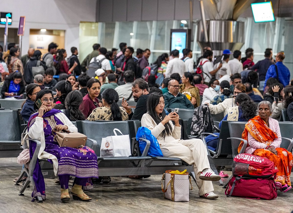 Civil Aviation Minister Tells IndiGo To Restore Operations Shortly, Preserve Airfares Steady