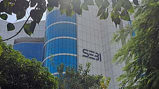 SEBI Overhauls Stock Broker Rules After 30 Years, Permits Cross-Sector Forays With Strict Riders