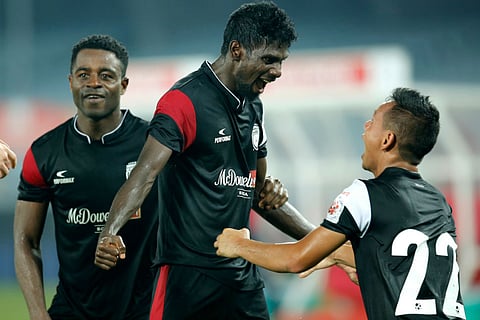 जोलुर ISL: नर्ट इस्ट इउनायटेडआ कलकातानि ATK खौ फेजेन्नानै जौसिन मासि आवग्रिनो होयो