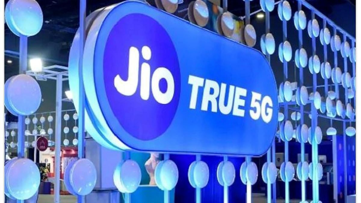 Jio Tariff Hikes: Jio का रिचार्ज हुआ महंगा, 2GB वाले 299 के मंथली प्लान के लिए अब चुकाने होंगे 349 रुपए