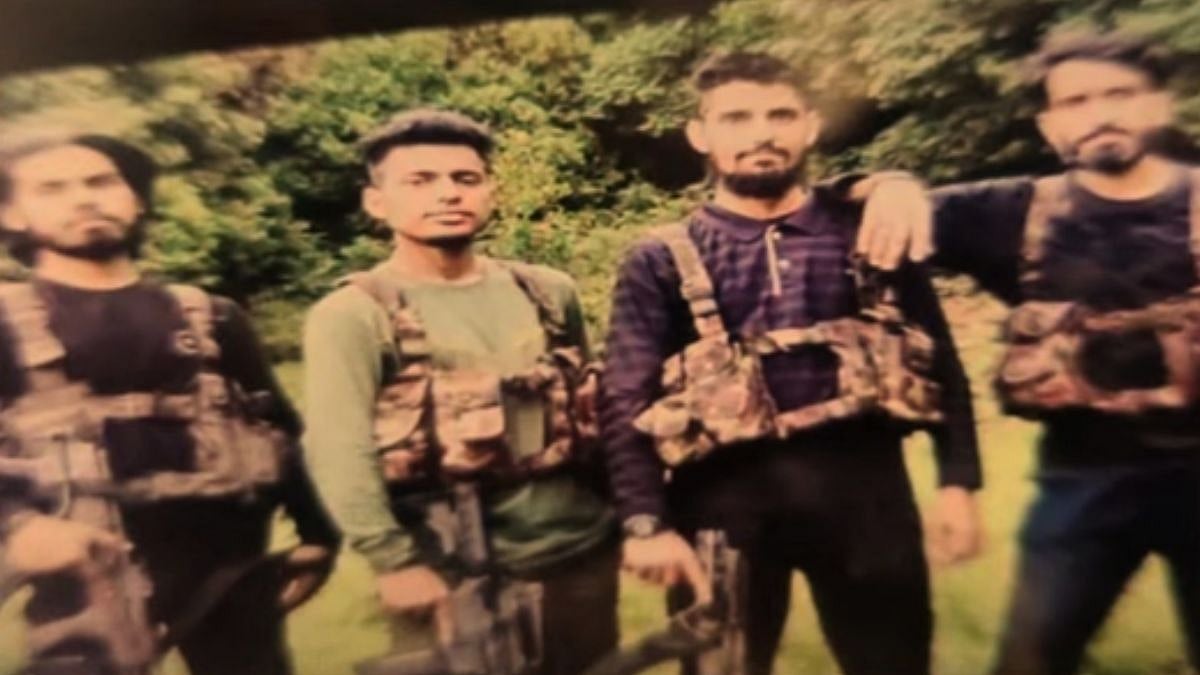 सिर पर लगे थे कैमरे, क्या आतंकी अपने आकाओं को LIVE दिखा रहे थे कत्लेआम सिर पर लगे थे कैमरे, क्या आतंकी अपने आकाओं को LIVE दिखा रहे थे कत्लेआम