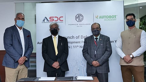  MG's Yash Yadav, ASDC's Nikunj Sanghi and Arindam Lahiri and Autobot's Ashwini Tiwari at the launch ceremony 