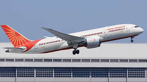 B787-8 Dreamliner: how safe to fly?