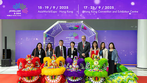 Jewellery & Gem WORLD Hong Kong
welcomes thousands of global buyers