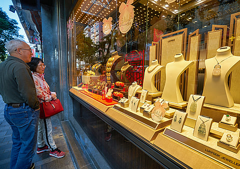 Hong Kong Shoppers Bring Back the Shine