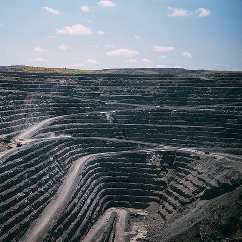 De Beers Halts Production at South African Mine on Hold as Global Diamond Demand Weakens 