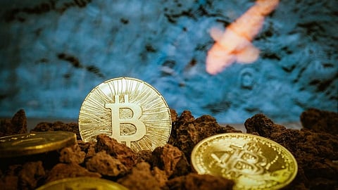 Bitcoin crashes below $90k as global risk appetite fades