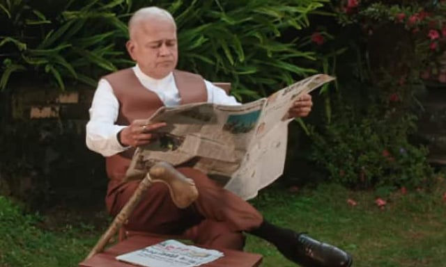 Glimpse of Radha Ravi from Kadaisi Thotta out