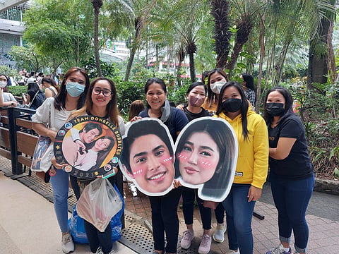 Donbelle fans trooped to the Smart Araneta Coliseum last 27 August for their favorite loveteam’s concert. 
