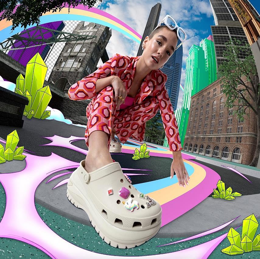 sm aura crocs