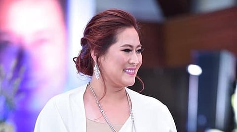 Photographs courtesy of Crystal Jacinto
Dazzling in an all-white gown.