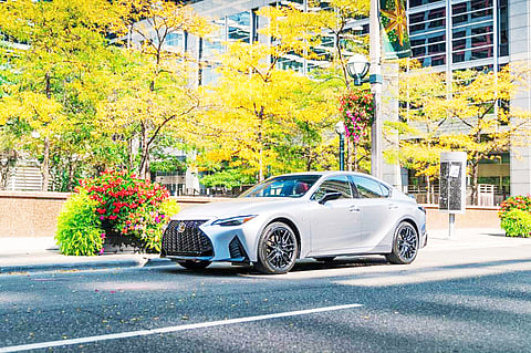 PHOTOGRAPHS COURTESY OF LEXUS PHILIPPINES
ELECTRIFIED vehicles in the country like those offered by Lexus are now exempted from number coding in Greater Metro Manila.
