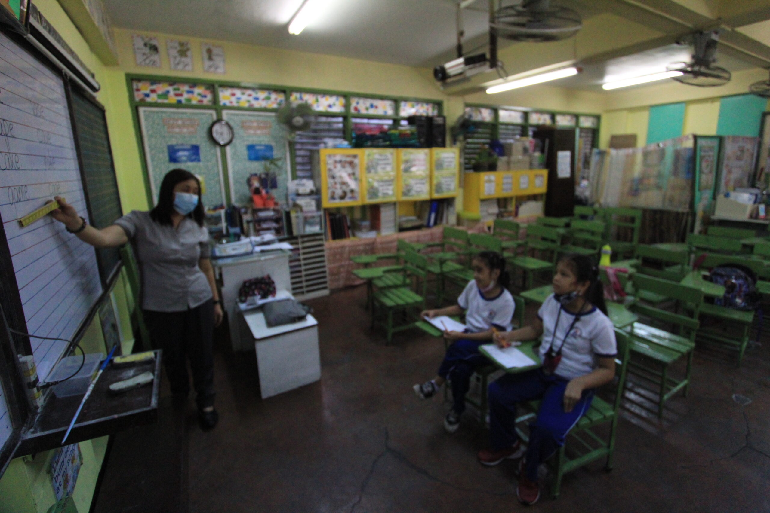 Mga guro, naghain ng panibagong petisyon para sa dagdag-sahod