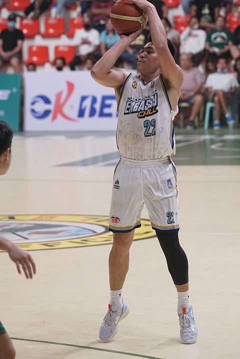 PHOTOGRAPH COURTESY OF MPBL
LEVI Hernandez fires 20 points to lead Batangas to a 70-60 win over Rizal in Game 1 of their OKBet-MPBL 4th Season best-of-three semifinal series.