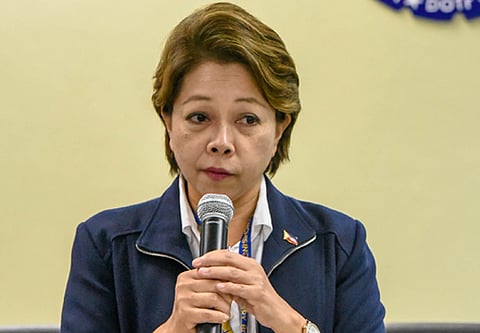 Reminder to gov’t workers: Soliciting, accepting gifts illegal