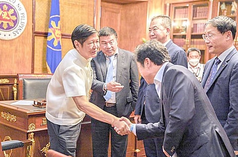 PHOTOGRAPH COURTESY OF PBBM FACEBOOK
PPPs tapped as Internet booster President Ferdinand ‘Bongbong’ Marcos wanted to tap the best minds to make the Philippines the technology center of the region starting with an efficient and fast Internet service. 