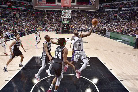 James shines as Lakers beat Spurs anew