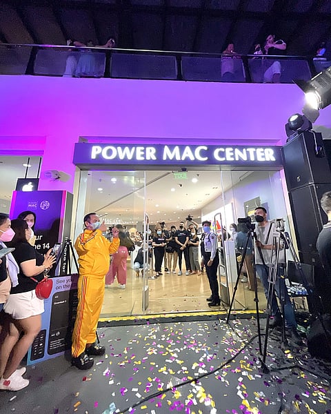 The country’s pioneer Apple Premium Reseller Power Mac Center kicks off a midnight launch for the new iPhone 14 family in its flagship store in Greenbelt 3 on 14 October. | Photograph courtesy of Power Mac Center