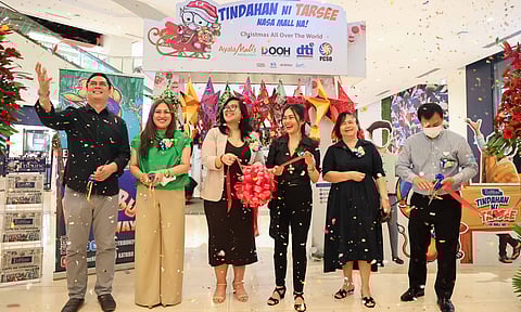 PHOTOGRAPHS BY RIO LEONELLE DELUVIO FOR THE DAILY TRIBUNE @tribunephl_rio Former Presidential Communications Operations Office Secretary Martin Andanar, wife Alelee Andanar, Ayala Malls Manila Bay marketing manager Jaevin Ann Lazaro, Daily Tribune managing editor Dinah Ventura, Maria Angeles Cusi and son Francis Cusi.