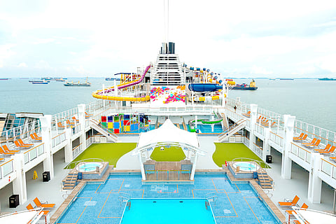 PHOTOGRAPHS COURTESY OF RESORTS WORLD
Main pool onboard Genting Dream.