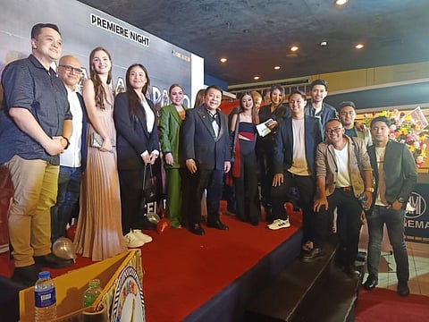 THE cast of ‘Mamasapano’ with producer Ferdie Topacio (sixth from left) at the movie’s premiere night. | CONTRIBUTED PHOTO