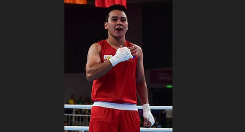 Top Zambo insurgent waves white flag