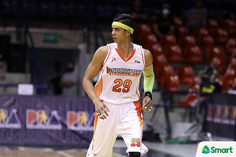 Arwind Santos lends a helping hand to the Pampanga Giant Lanterns in the MPBL Fifth Season. | PHOTOGRAPH COURTESY OF PBA