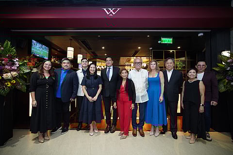 ‘STEAKHOLDERS:’ (From left) Leina Bolinas and Raymund Magdaluyo, Wolfgang’s Steakhouse Philippines managing partners; Chuckie Antonio, Quezon City District 3 councilor; Quezon City Mayor Joy Belmonte; Peter Zwiener, Wolfgang’s Steakhouse president and co-founder; Elena Zwiener; Wolfgang Zwiener, Wolfgang’s Steakhouse founder; Lydia D’Amato, Wolfgang’s Steakhouse vice president for operations and managing partner; Antonio Mardo, Araneta Group senior vice president for operations; Lorna Fabian, Araneta Group vice president for leasing; and Ty Corcuera, Wolfgang’s Steakhouse Philippines local partner.