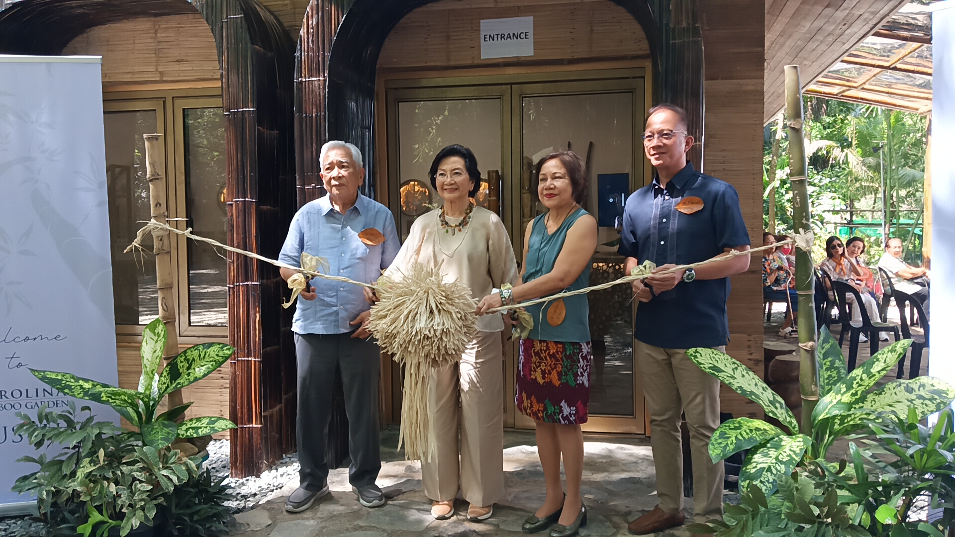 (From left) Mr. Menardo Jimenez, Mrs. Carolina Jimenez, Senator Cynthia Villar and Councilor Edward O’Hara jointly cut the ribbon to inaugurate the garden’s newest bamboo museum attraction.
